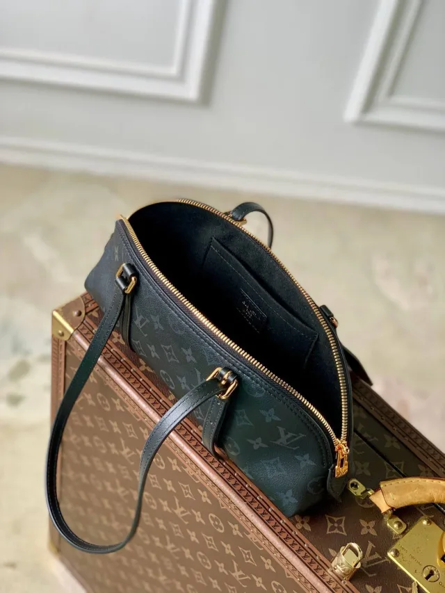 Сумка Louis Vuitton