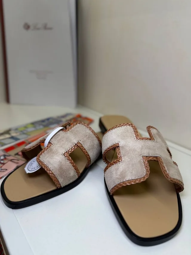 Шлепанцы Hermes