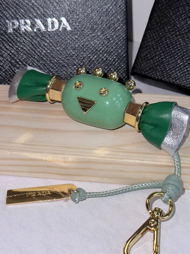 Брелок от Prada