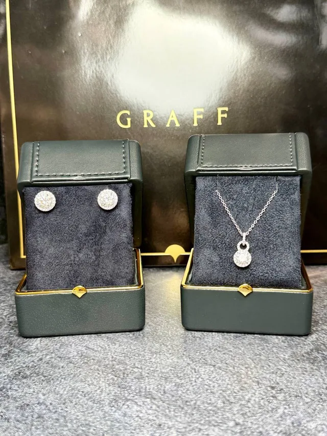 Серьги от бренда GRAFF
