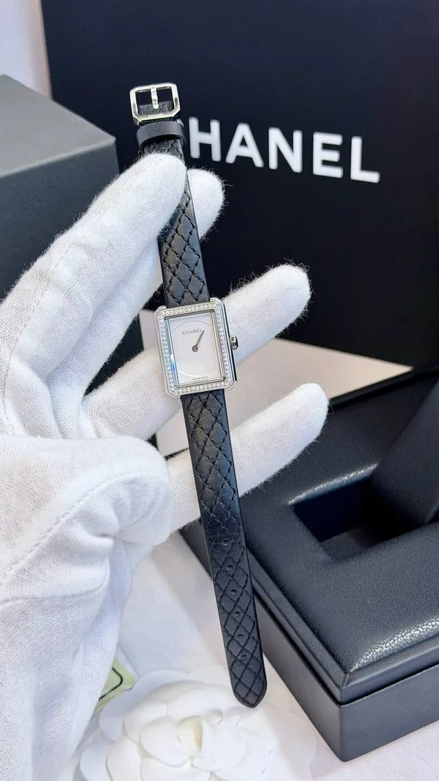 Часы CHANEL