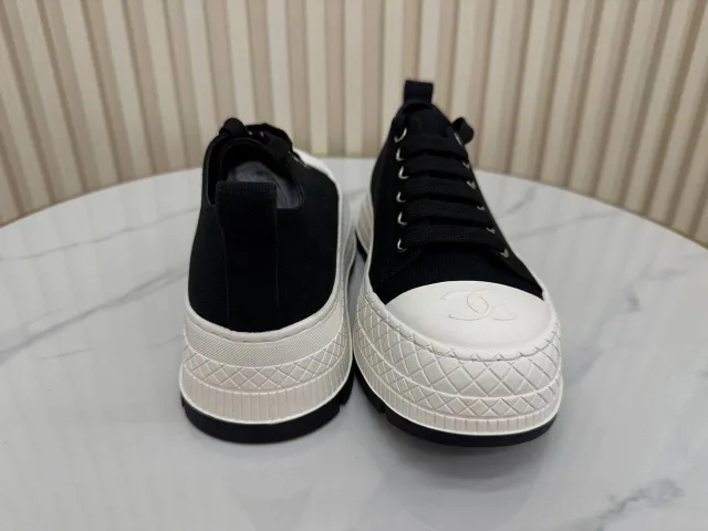 Кроссовки Chanel