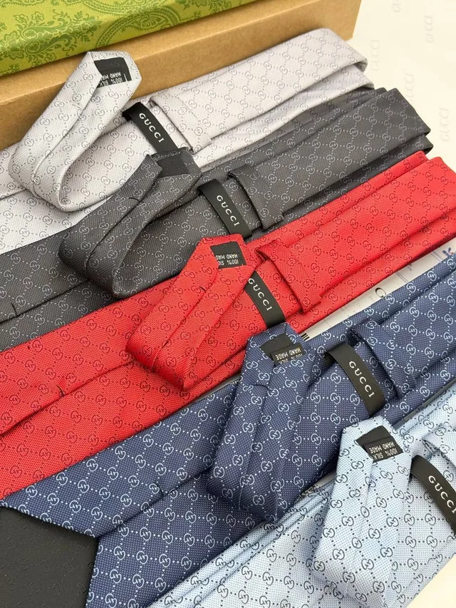 Галстук Gucci