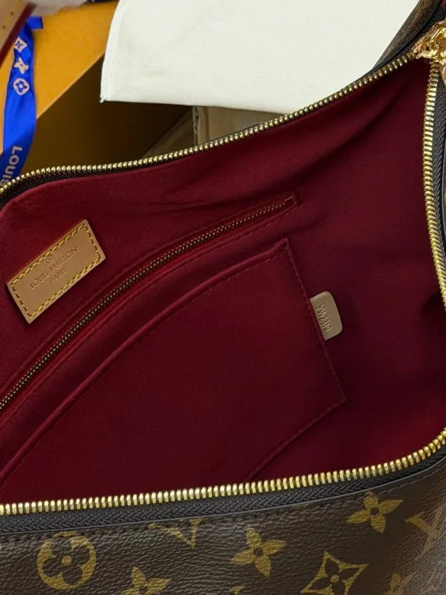 Louis Vuitton Slouchy MM