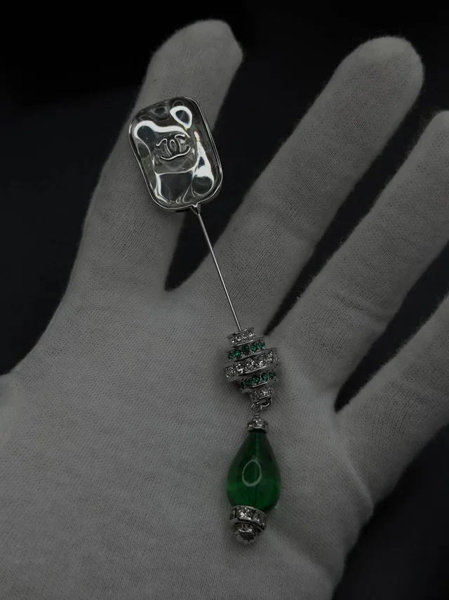 Брошь Chanel