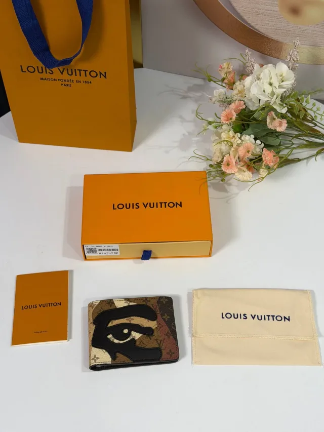 Кошелек Louis Vuitton Multiple Wallet
