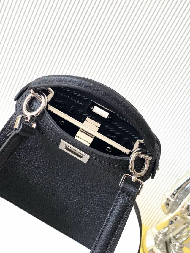 Сумка Fendi Peekaboo