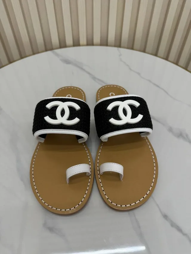 Шлепки Chanel