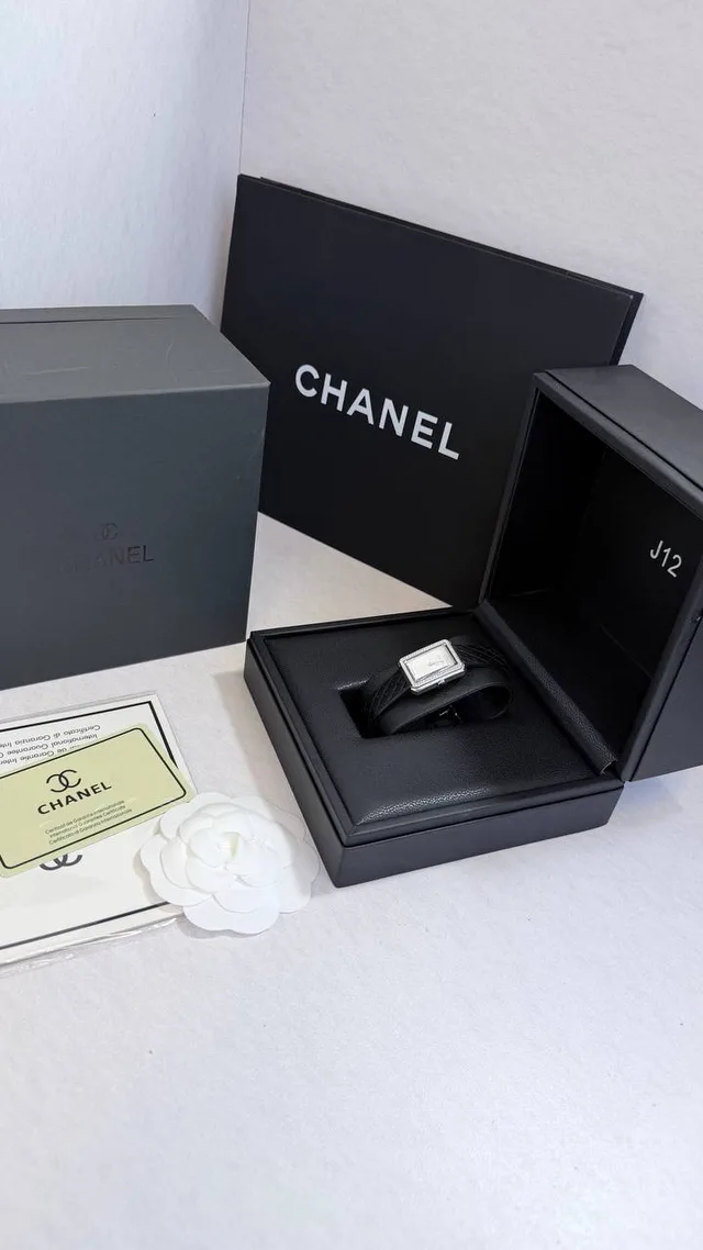 Часы CHANEL