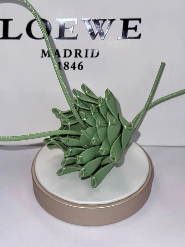 Брелок от LOEWE