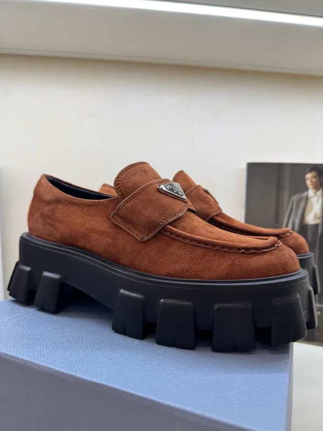 Лоферы Prada