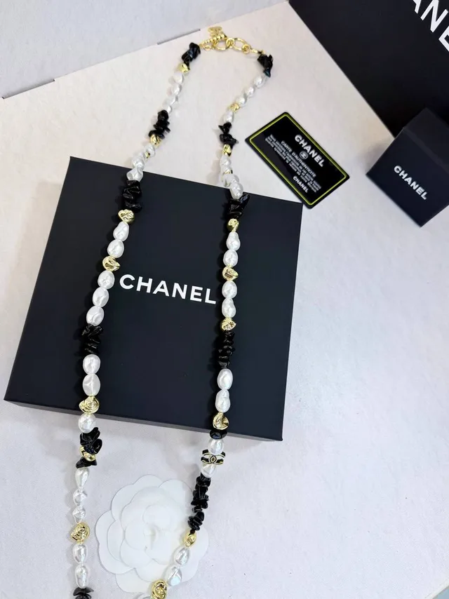 Колье Chanel