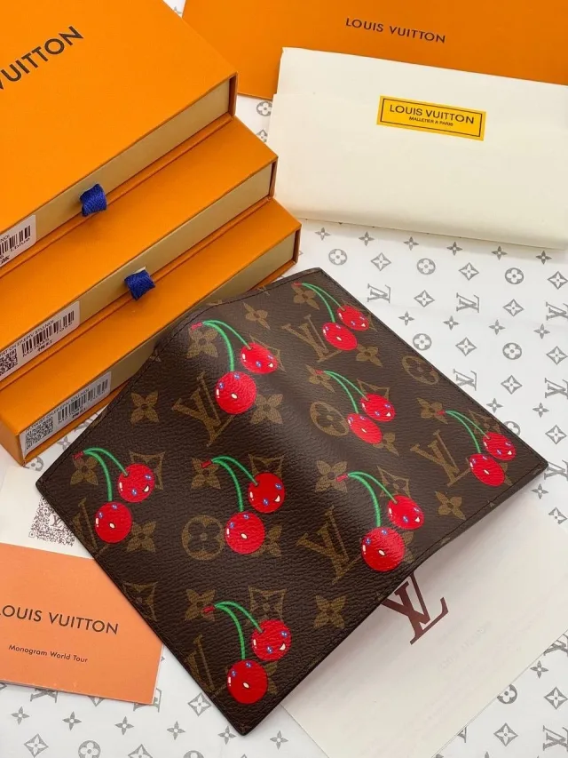 Обложка на паспорт Louis Vuitton