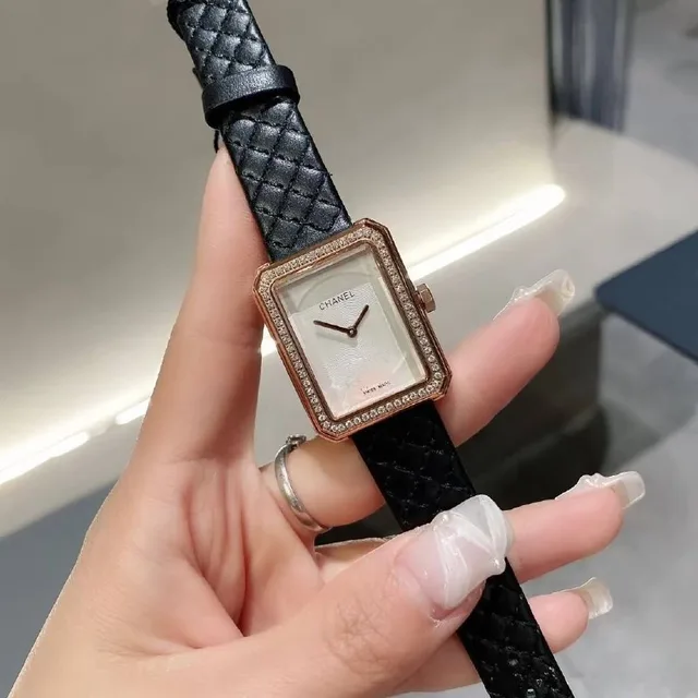 Часы CHANEL