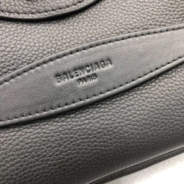 Сумка Balenciaga Le7 Cube