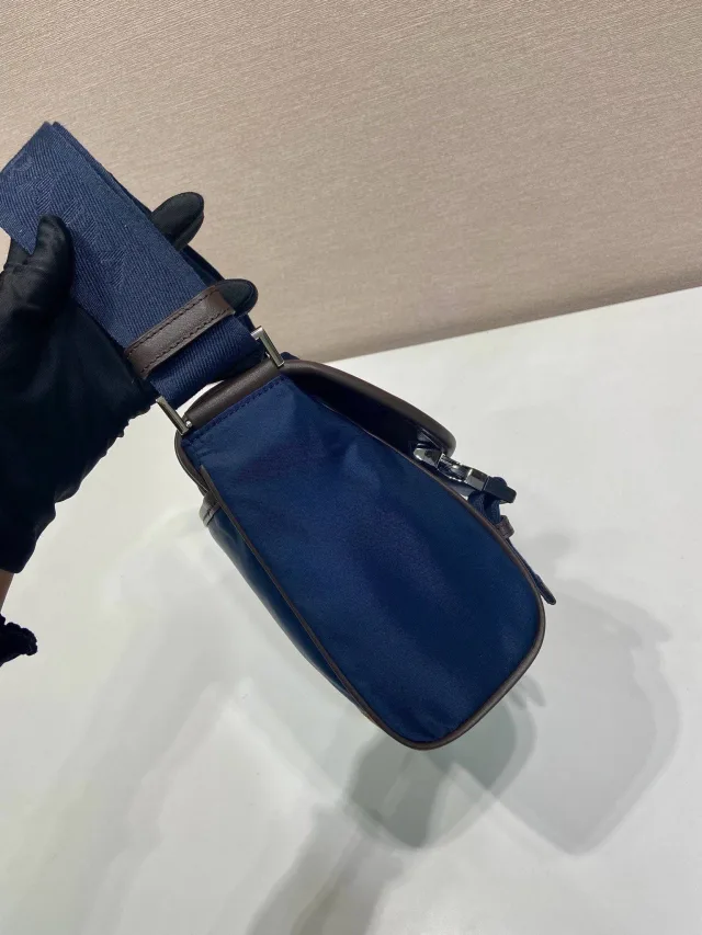 Сумка Prada