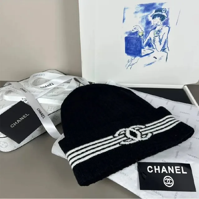 Зимняя Шапка от Chanel
