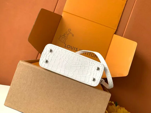 Сумка Louis Vuitton из крокодиловой кожи