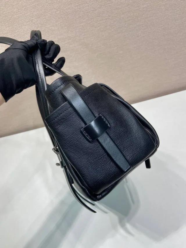 Сумка Prada
