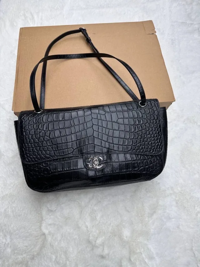 Chanel из кожи крокодила