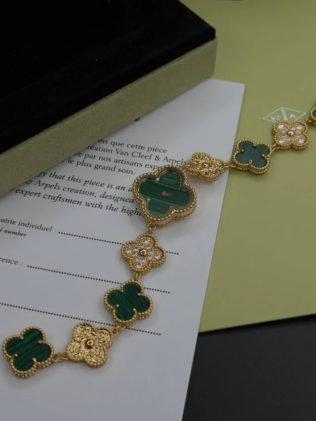 Часы Van Cleef Arpels