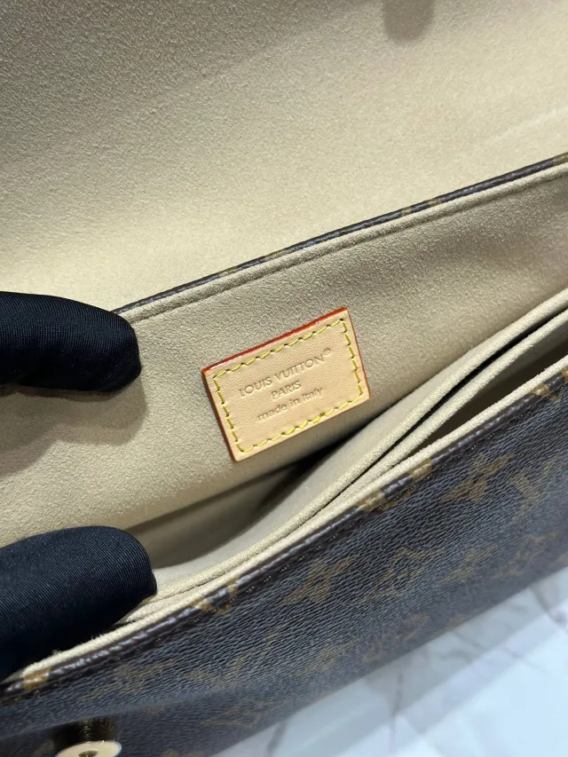 Сумка Louis Vuitton Marelle