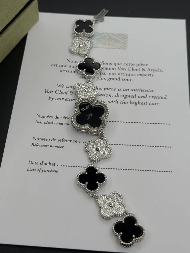 Часы Van Cleef Arpels