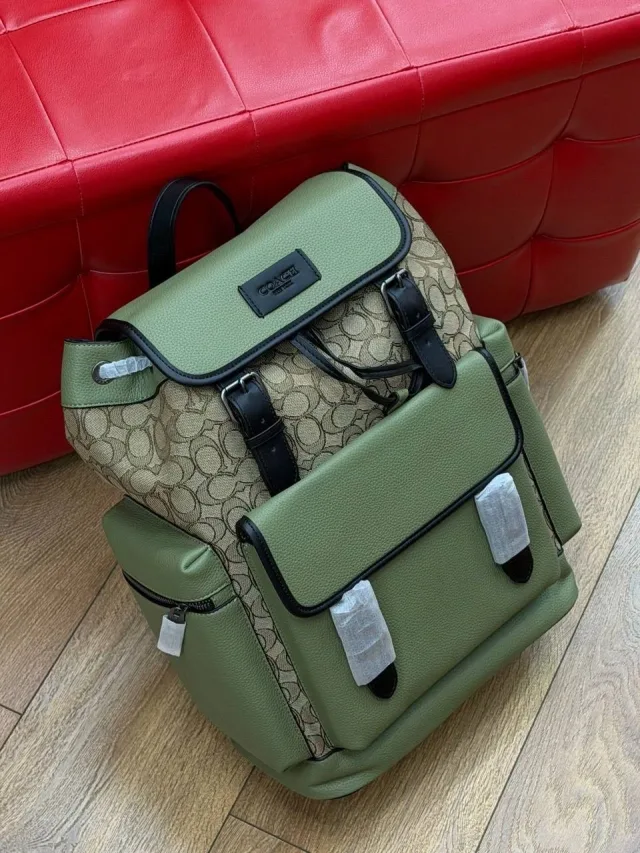 Рюкзак от Coach