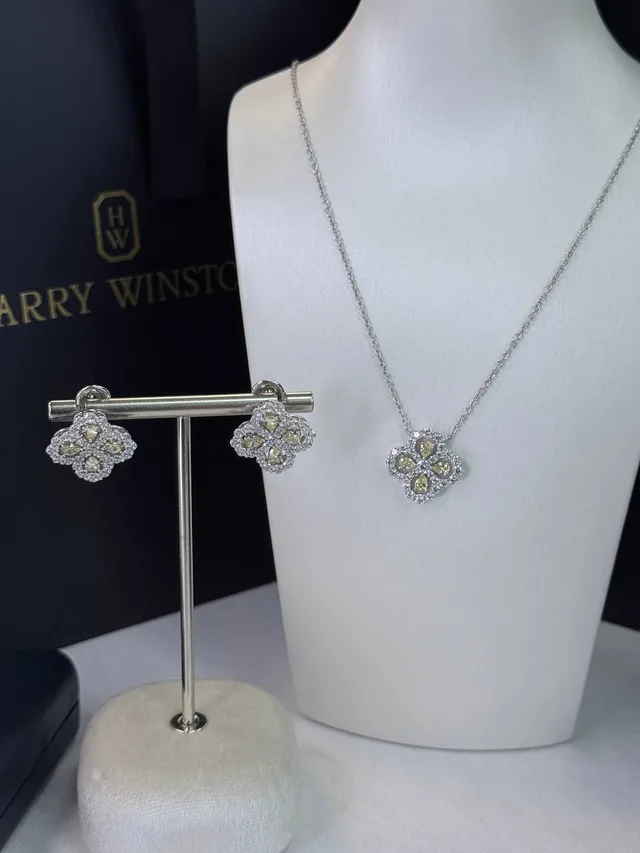 Подвеска Harry Winston