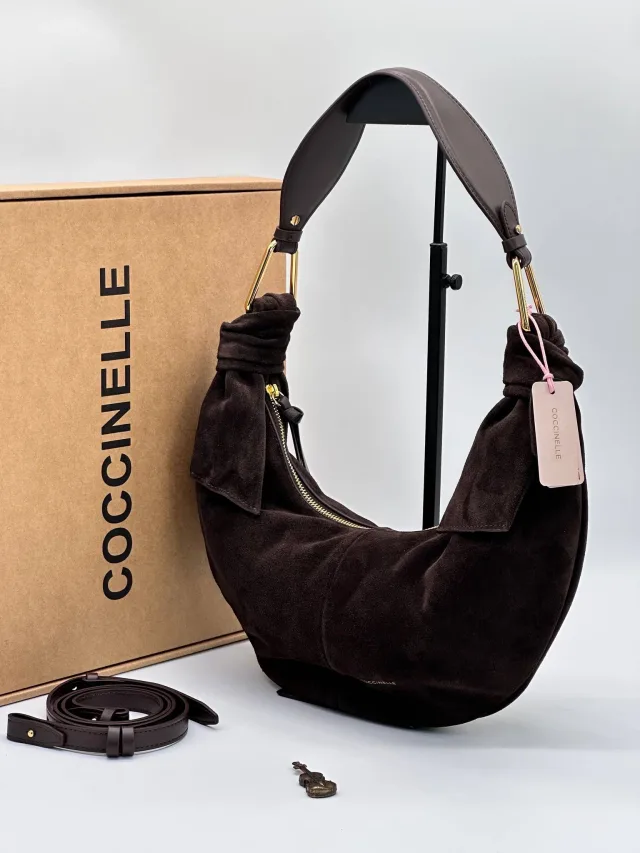 Coccinelle из замши