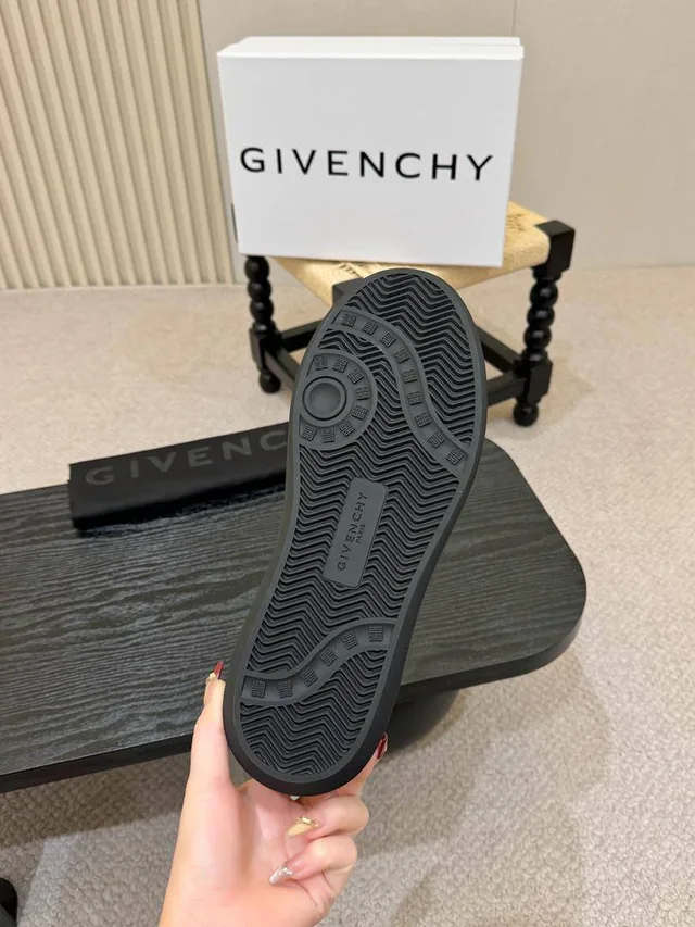 Мужская обувь от Givenchy