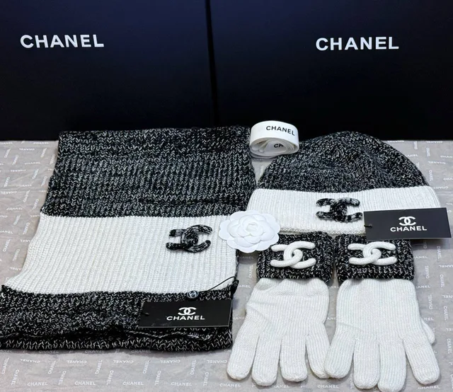 Зимний комплект от Chanel