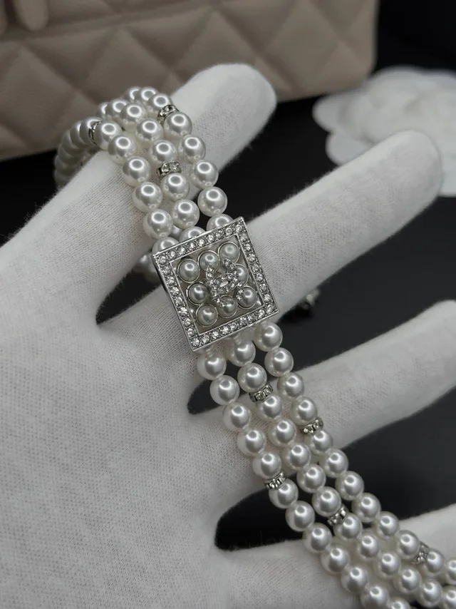Чокер от Chanel