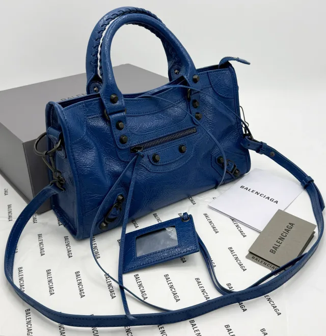 BALENCIAGA L