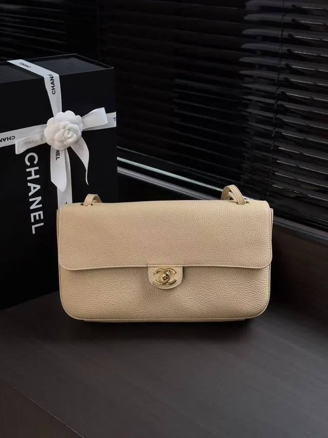 Сумка Chanel золотая фурнитура