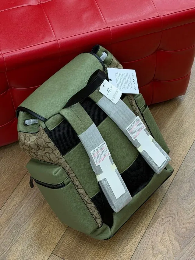 Рюкзак от Coach