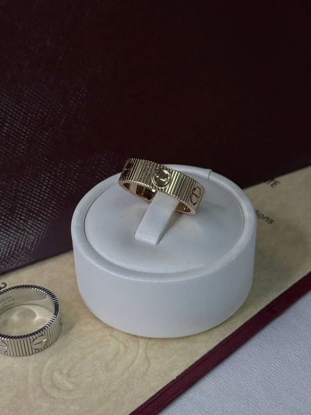 Кольцо Étincelle de Cartier