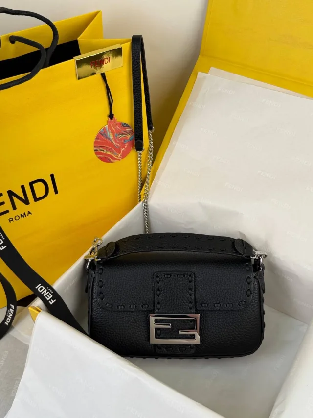 Сумка Fendi Baguette