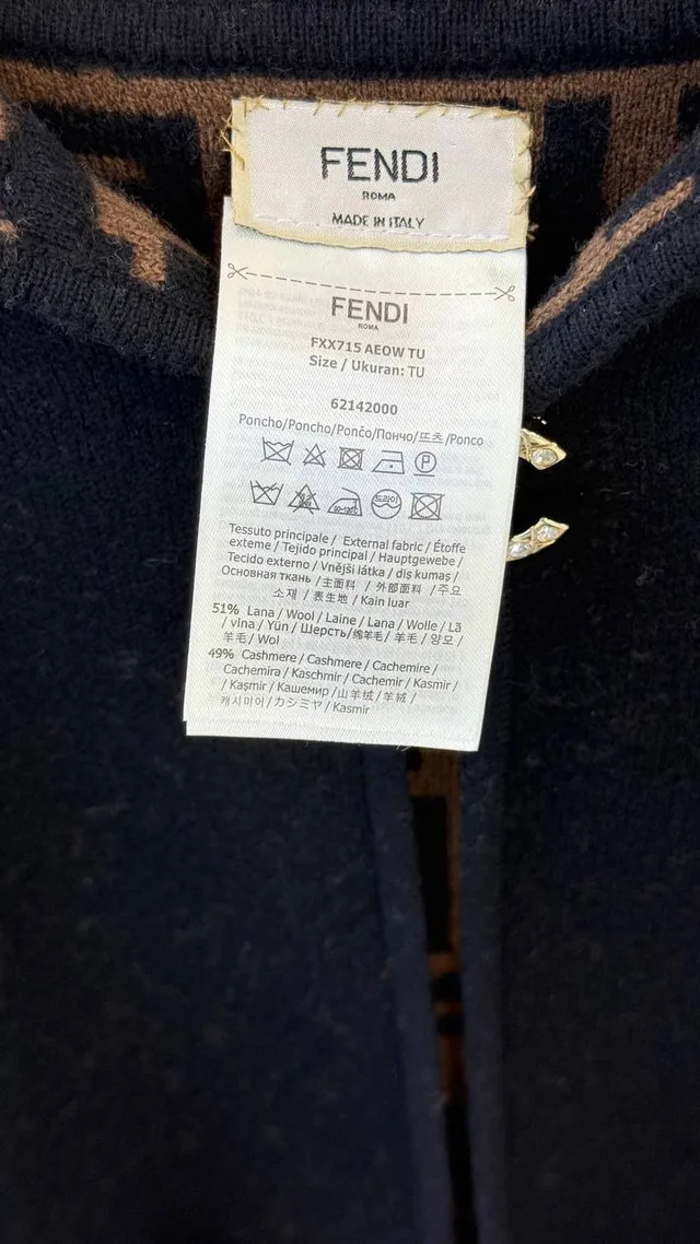 Пончо FENDI
