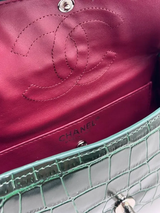 Сумка Chanel из крокодиловый кожи