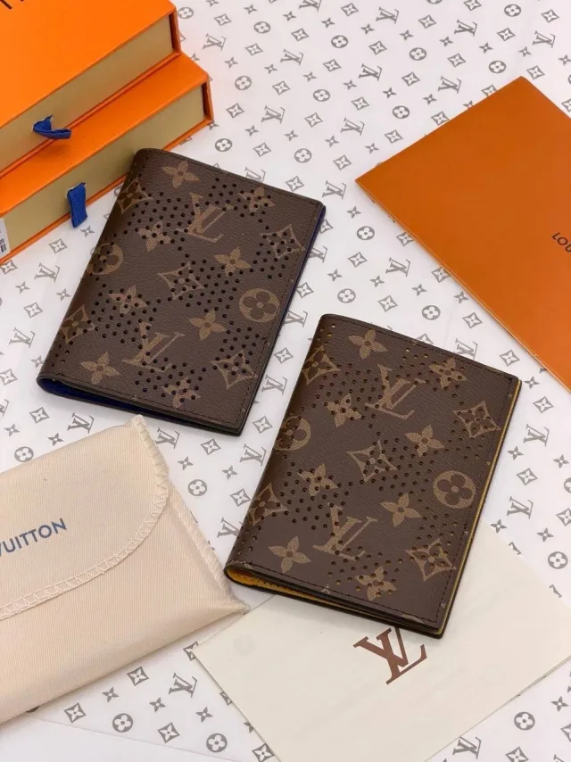 Обложка на паспорт Louis Vuitton
