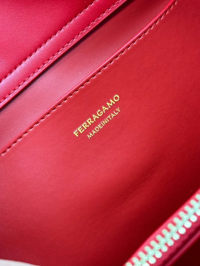 Сумка Salvatore Ferragamo