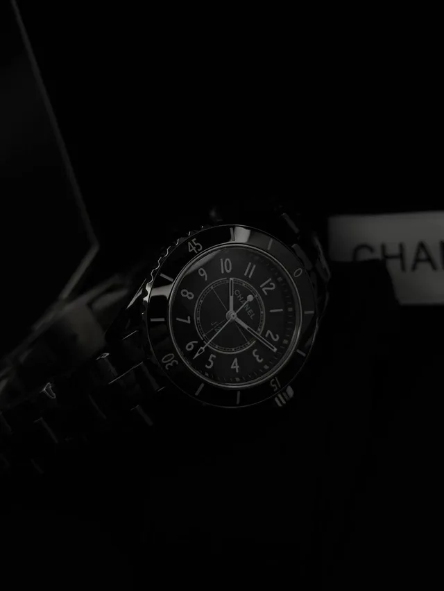 Часы Chanel J12