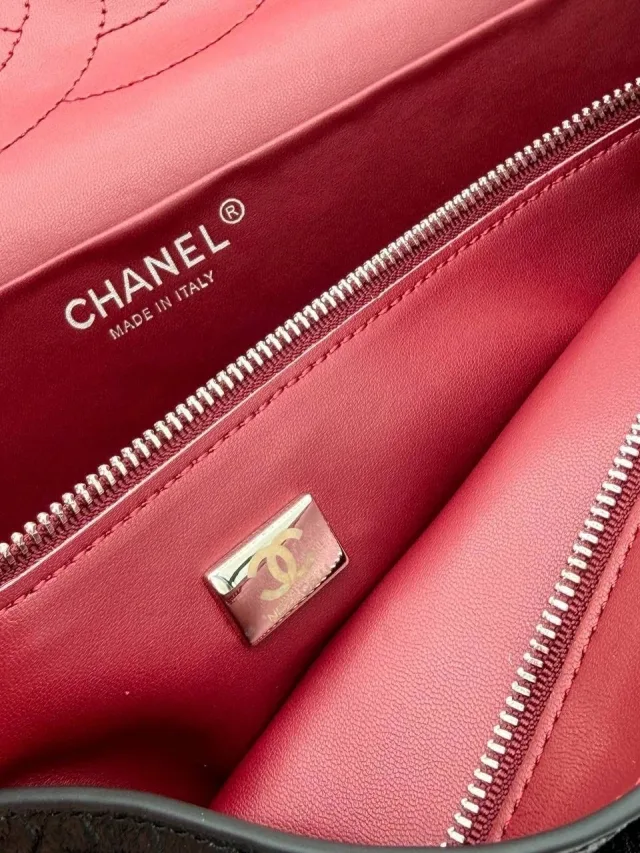 Chanel из кожи крокодила
