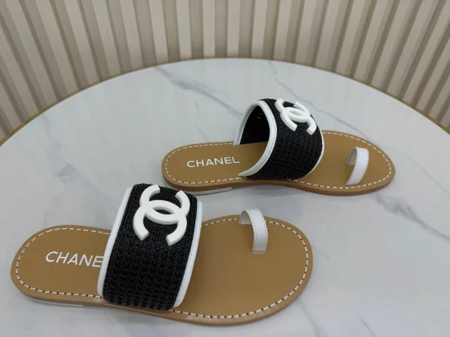 Шлепки Chanel