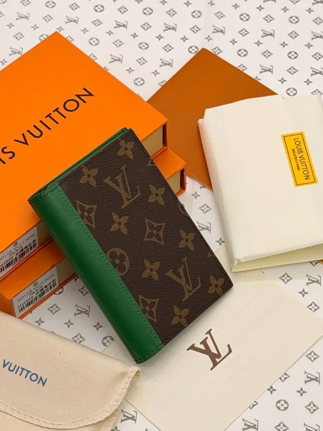 Обложка на паспорт Louis Vuitton