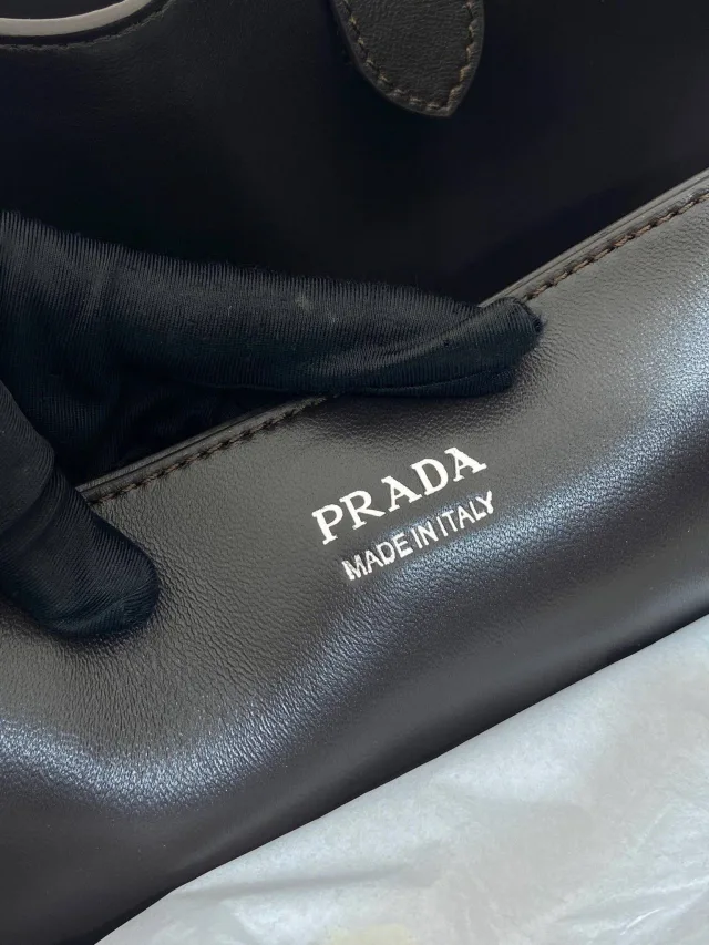 Сумка Prada