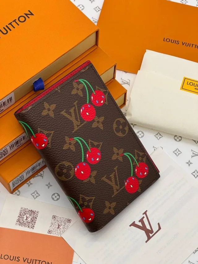 Обложка на паспорт Louis Vuitton
