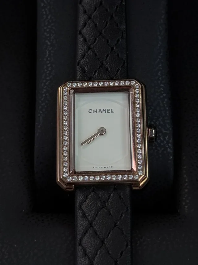 Часы CHANEL