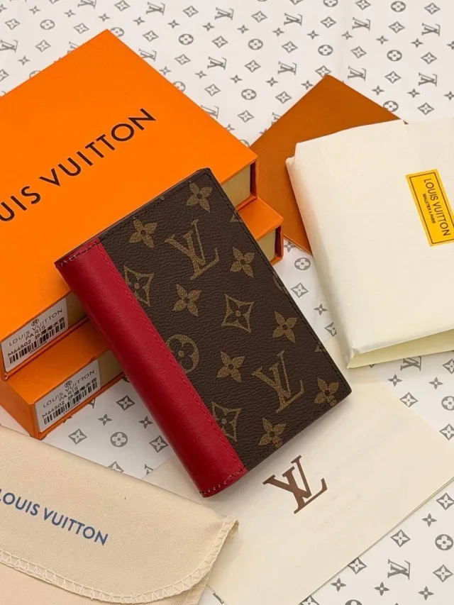 Обложка на паспорт Louis Vuitton